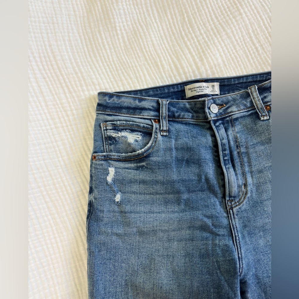 AbercrombieCurve Love The Super Skinny Ankle High Rise 

28/6 extra long